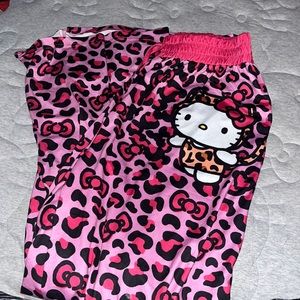 Hello kitty pants !